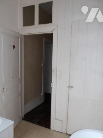 BOUSSAC-BOURG (23) CREUSE, A vendre maison de ville d'env. 108 m² avec jardin, comprenant en re...