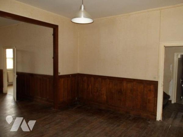 BOUSSAC-BOURG (23) CREUSE, A vendre maison de ville d'env. 108 m² avec jardin, comprenant en re...