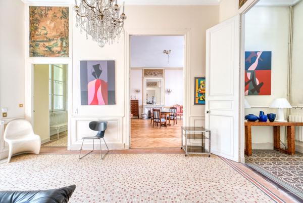 Hôtel Particulier XV siècle - Appartement avec Jardin et stationnement