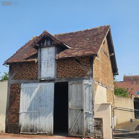 Garage - Parking à vendre à La-Ferté-Bernard dans la Sarthe (72400), ref : 72085-2171
