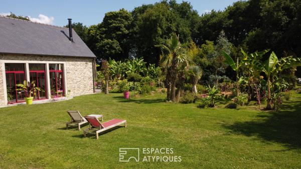 Domaine avec hébergements insolites et Manoir du XVIème Siècle à valoriser