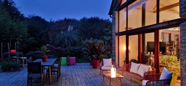 Domaine avec hébergements insolites et Manoir du XVIème Siècle à valoriser