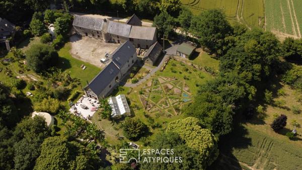 Domaine avec hébergements insolites et Manoir du XVIème Siècle à valoriser