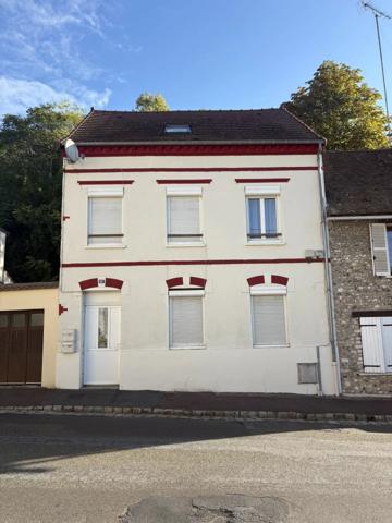 Vente                                                      Immeuble
                        
                     6 pièces                      99 m2                     à Ivry-la-Bataille