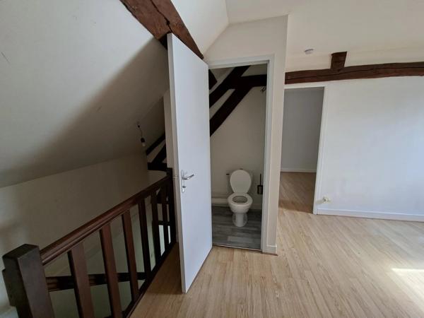 Vente                                                      Immeuble
                        
                     6 pièces                      99 m2                     à Ivry-la-Bataille