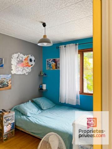 Maison 5 chambres 127m²  posée sur un terrain de 1000m²