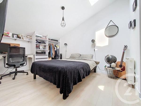 Appartement F5 à vendre  5 pièces - 131,31 m 2   ROCHEFORT  - 17