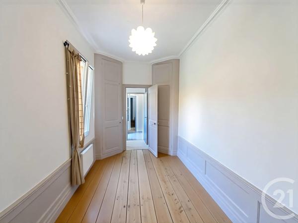 Appartement F5 à vendre  5 pièces - 131,31 m 2   ROCHEFORT  - 17