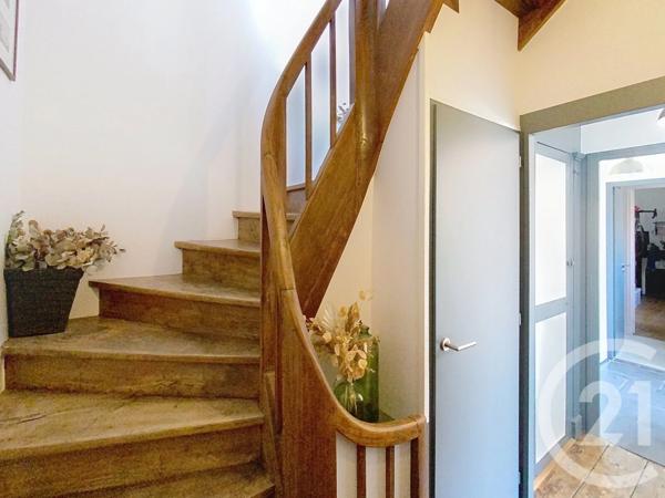 Appartement F5 à vendre  5 pièces - 131,31 m 2   ROCHEFORT  - 17