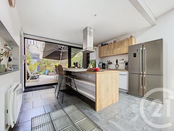 Appartement F5 à vendre  5 pièces - 131,31 m 2   ROCHEFORT  - 17