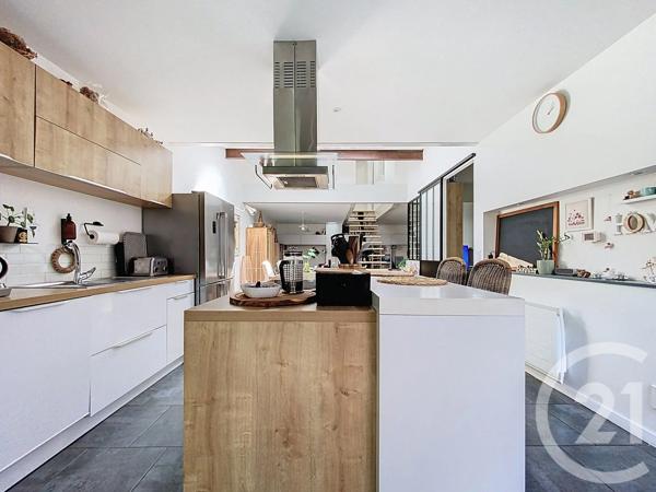 Appartement F5 à vendre  5 pièces - 131,31 m 2   ROCHEFORT  - 17