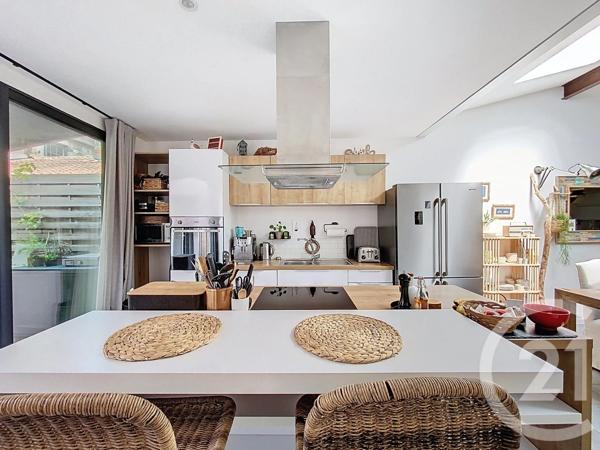 Appartement F5 à vendre  5 pièces - 131,31 m 2   ROCHEFORT  - 17
