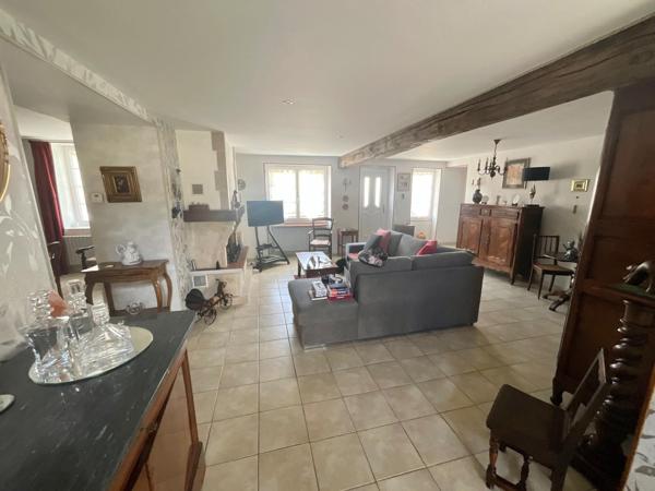 Maison au centre-ville de Mehun Sur Yevre