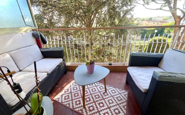 Appartement à vendre    3 pièces • 65 m2 Le Cannet