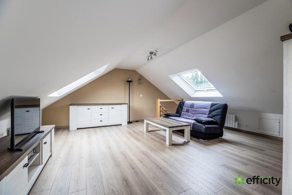Maison
         7 pièces
        - 158 m² Exclusivité 330 000 € *