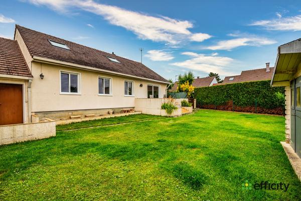 Maison
         7 pièces
        - 158 m² Exclusivité 330 000 € *