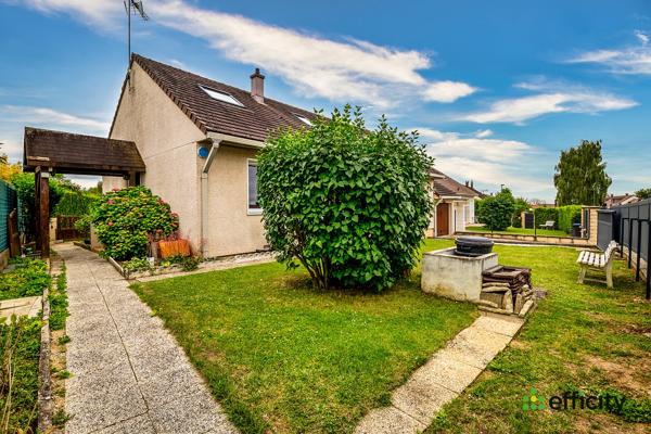 Maison
         7 pièces
        - 158 m² Exclusivité 330 000 € *