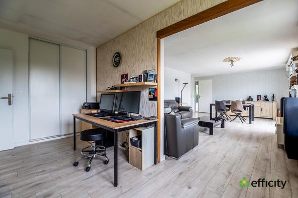 Maison
         7 pièces
        - 158 m² Exclusivité 330 000 € *