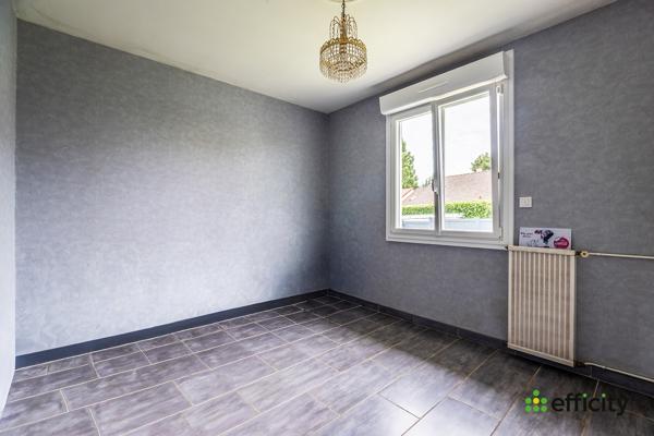 Maison
         7 pièces
        - 158 m² Exclusivité 330 000 € *