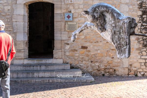 🪄 À CÉDER – Boutique de prêt-à-porter "La Fée Coquette" au cœur du village du Castellet (83) - Emplacement n°1 – Rue de l’Église – Piétonne & ultra-passante