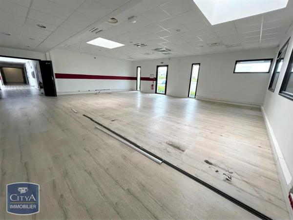 Local commercial à vendre 986m²