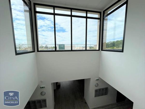 Local commercial à vendre 986m²