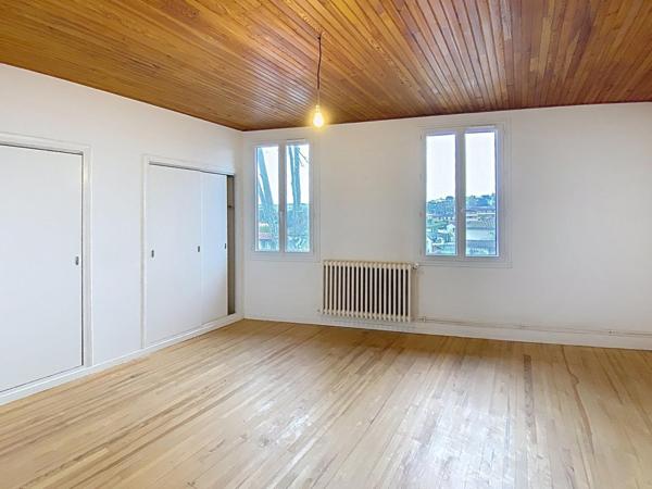 Maison 7 pièces au coeur du village