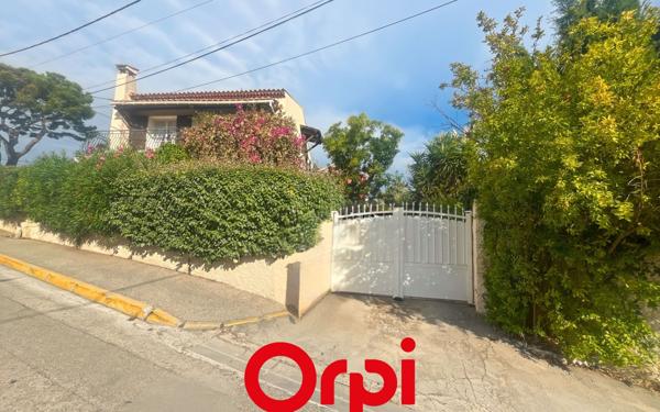 Maison à vendre    5 pièces •  Bandol