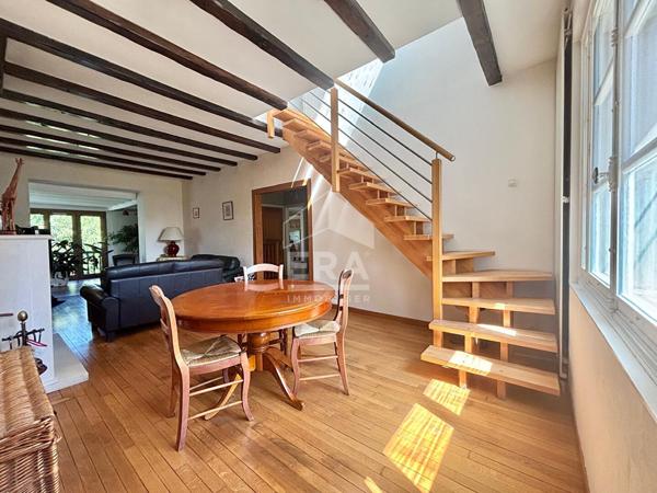 Maison 8  pièces 4 chambres sous sol total