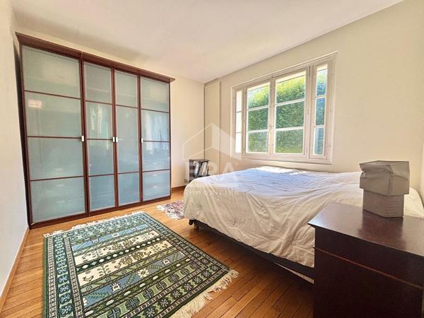 Maison 8  pièces 4 chambres sous sol total