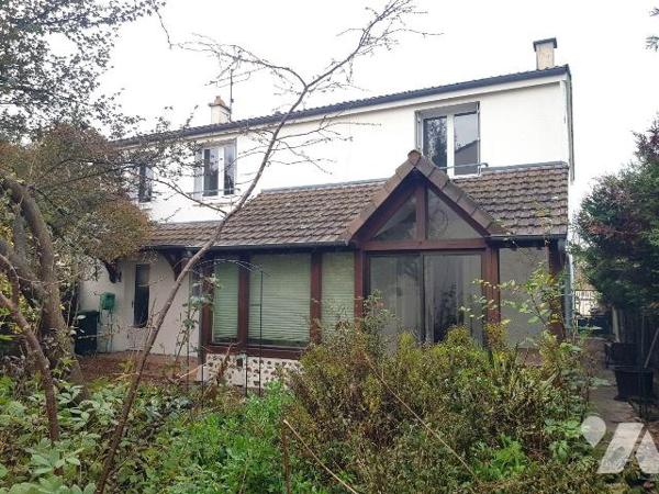 A VENDRE - A SELLES SUR  CHER (41) -  
Une maison d'habitation mitoyenne d'une surface habitab...