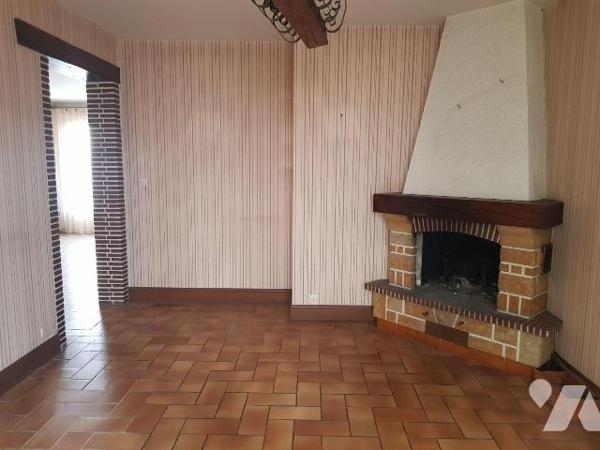 A VENDRE - A SELLES SUR  CHER (41) -  
Une maison d'habitation mitoyenne d'une surface habitab...