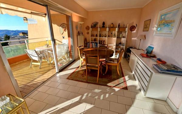 Appartement à vendre    3 pièces • 98,70 m2 Grasse