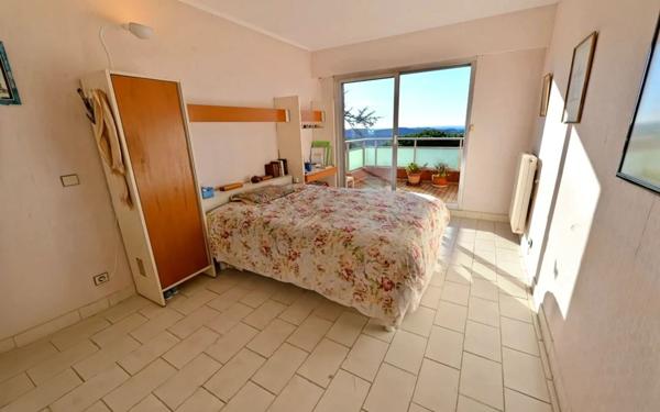 Appartement à vendre    3 pièces • 98,70 m2 Grasse