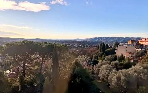 Appartement à vendre    3 pièces • 98,70 m2 Grasse