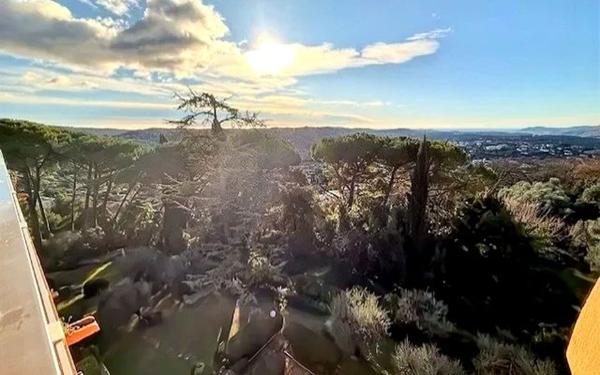 Appartement à vendre    3 pièces • 98,70 m2 Grasse