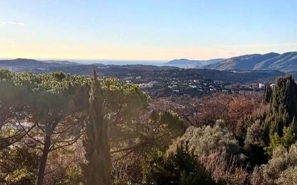 Appartement à vendre    3 pièces • 98,70 m2 Grasse