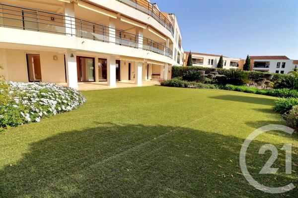 Appartement F3 à vendre  3 pièces - 100,02 m2 ST RAPHAEL - 83