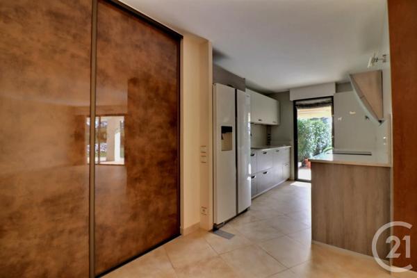 Appartement F3 à vendre  3 pièces - 100,02 m2 ST RAPHAEL - 83