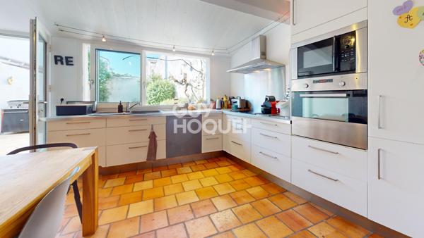 Maison à vendre à Loix : Un havre de paix au coeur du centre de LOIX.