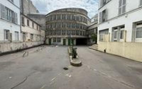 Stationnement à vendre    13 m2 Paris 18