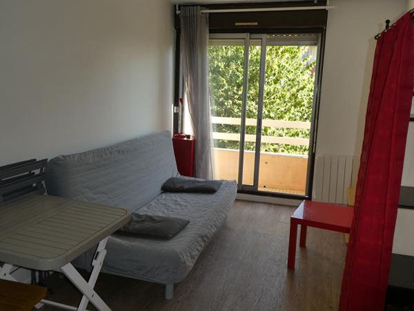 Studio meublé avec parking  centre ville