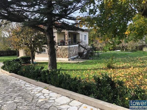 Maison 6 piéces de 130 m² les PESQUIES