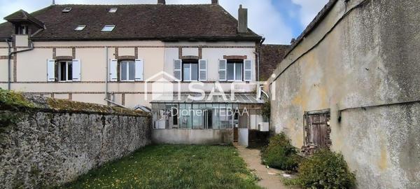 Maison rénovée avec dépendances et terrain