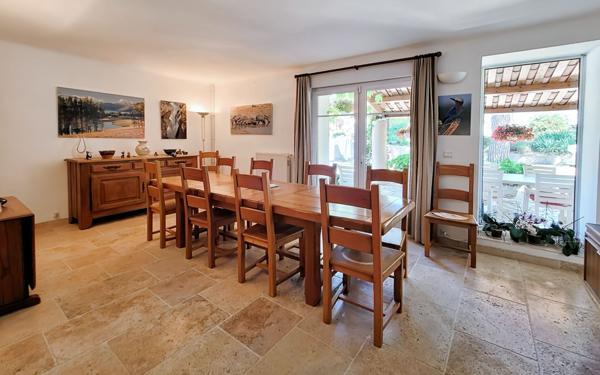 Maison à vendre    8 pièces • 283 m2 Manosque