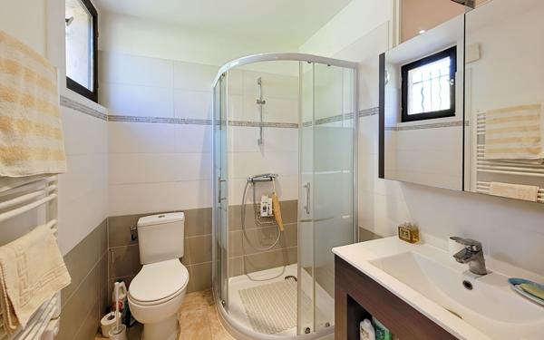 Maison à vendre    8 pièces • 283 m2 Manosque