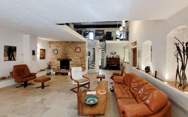 Maison à vendre    8 pièces • 283 m2 Manosque