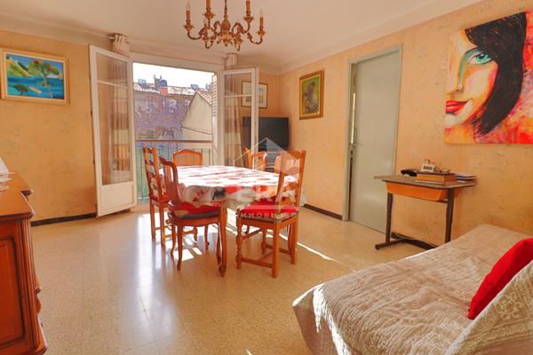 ERA Appartement à vendre Marseille 13010 4 pièces traversant 68 m2 exposition sud  lumineux calme  stationnement facile cave