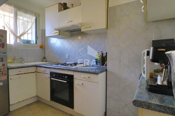 ERA Appartement à vendre Marseille 13010 4 pièces traversant 68 m2 exposition sud  lumineux calme  stationnement facile cave