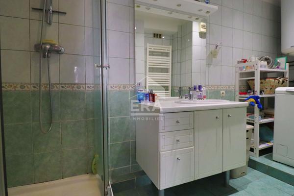 ERA Appartement à vendre Marseille 13010 4 pièces traversant 68 m2 exposition sud  lumineux calme  stationnement facile cave